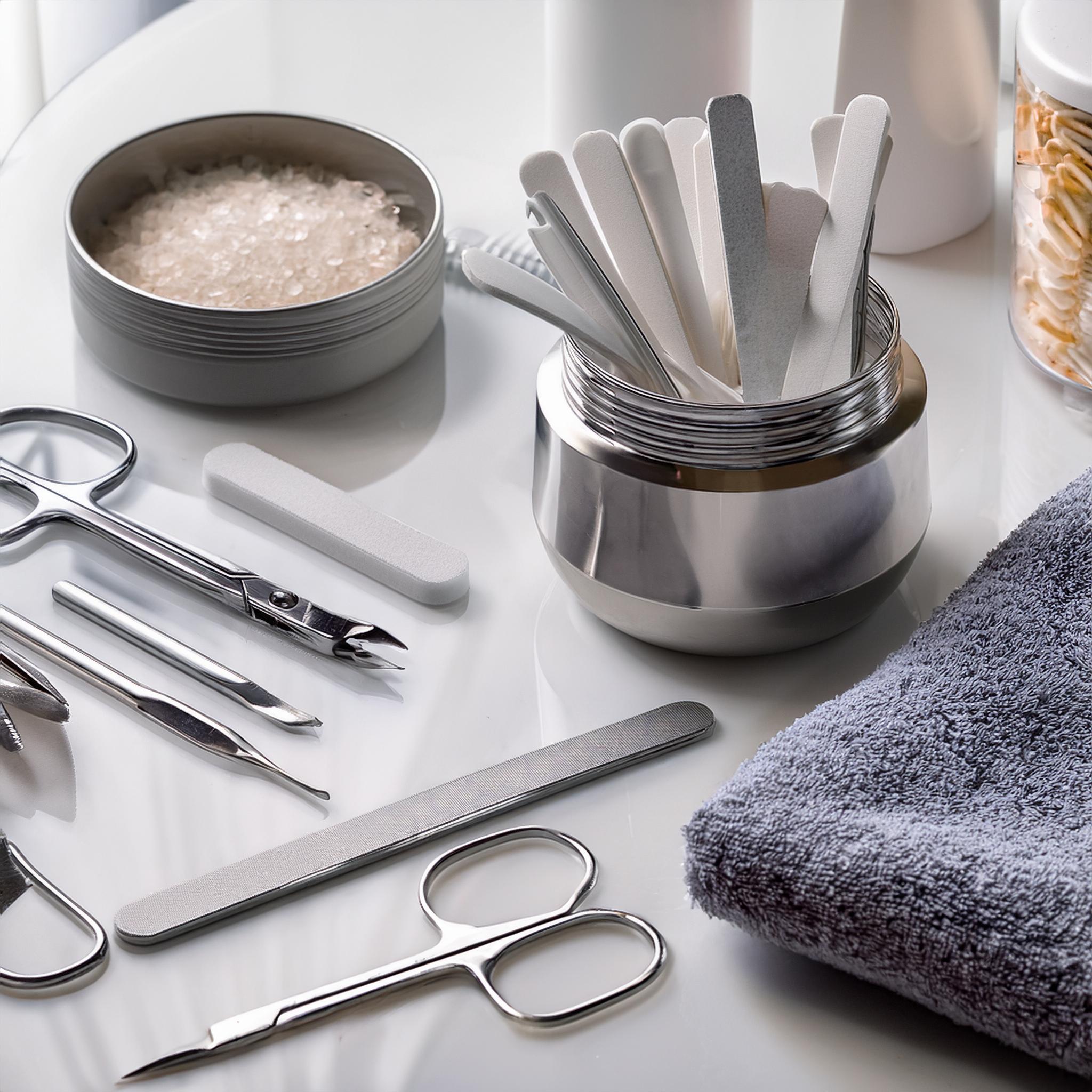 Gourmet-Küche mit Kochutensilien